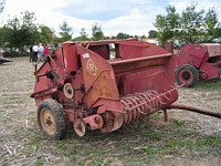 Botteleuse ramasseuse, presse (Fete de la Moisson St Simeon de Bressieux 2006) (1)
